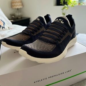 NWT APL Women’s Techloom Breeze Running Shoes